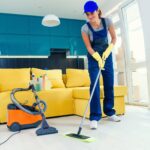 Limpieza y desinfección del césped artificial: cuándo y por qué hacerlo